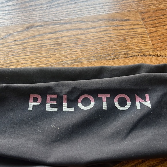 Lululemon x Peloton leggings - Picture 2 of 5